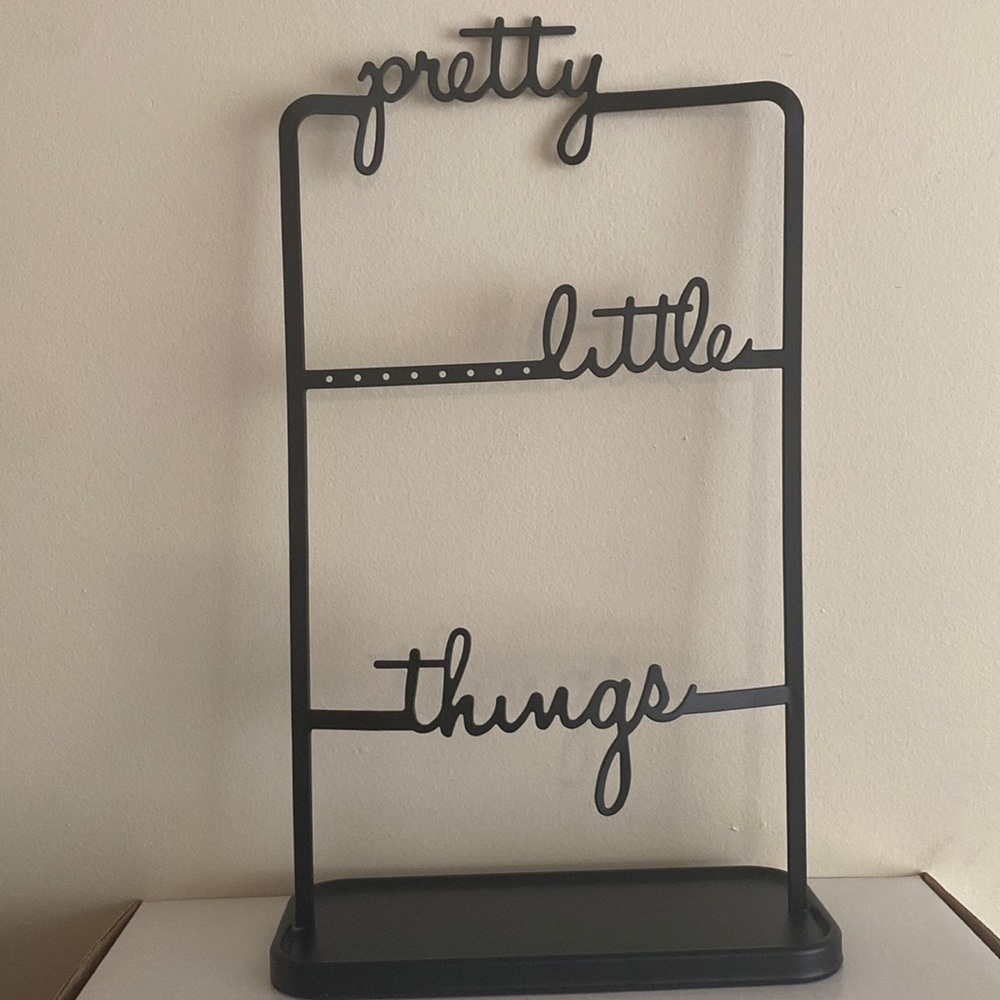 Pretty Little Things Jewelry Rack Umbra Design:Sung Wook Park & Alan Wisniewski